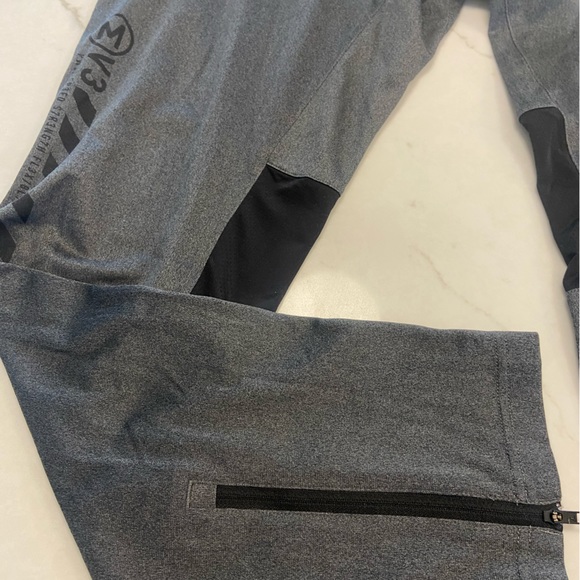 Reebok joggers - Picture 2 of 3